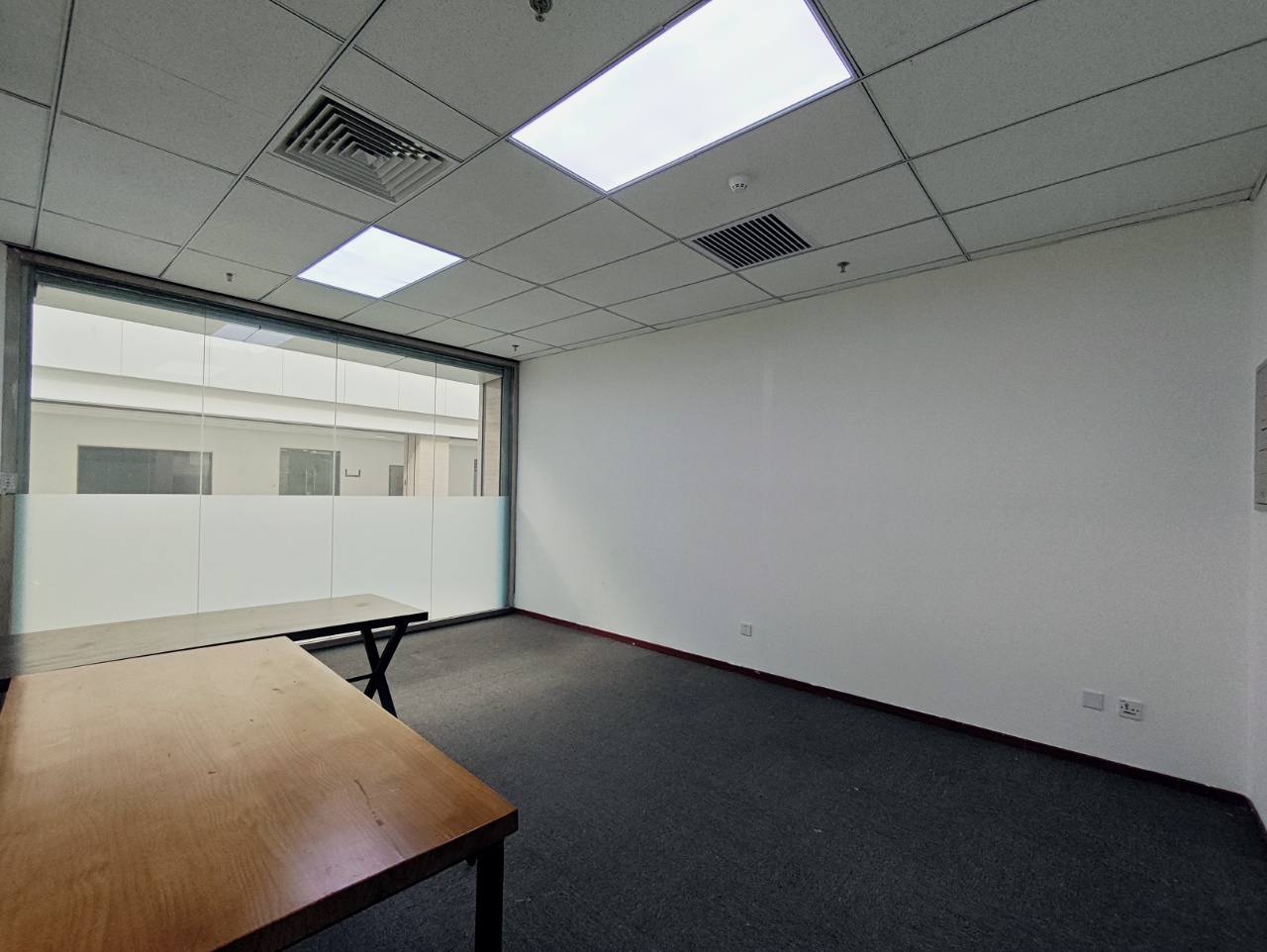 数字经济基石：数据中心地产的投资逻辑与核心选址要素