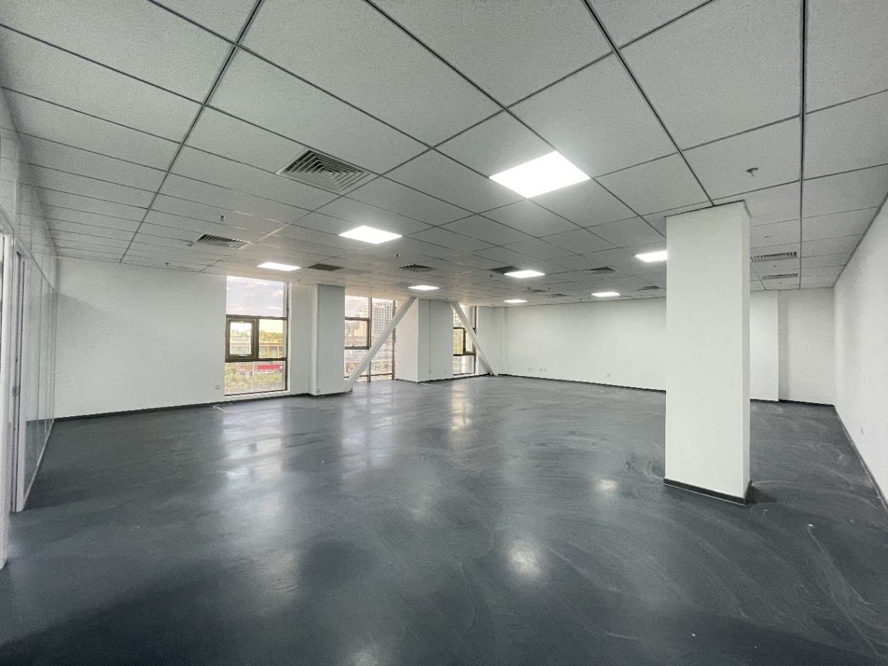 灵活办公空间的“进化论”：从联合办公到企业级解决方案与混合办公枢纽